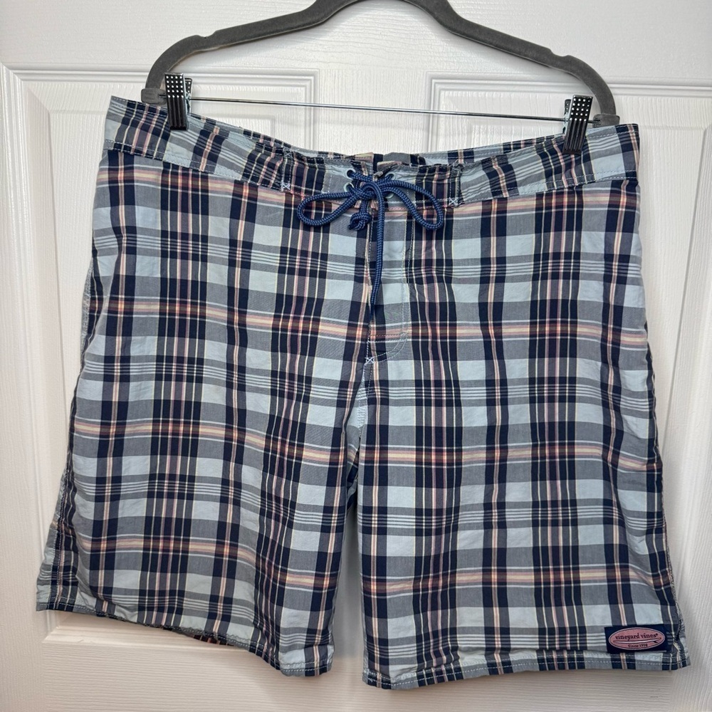 Vineyard Vines Men's Plaid Swim Board Shorts - Blue and Black Size 36 GUC - Picture 2 of 7